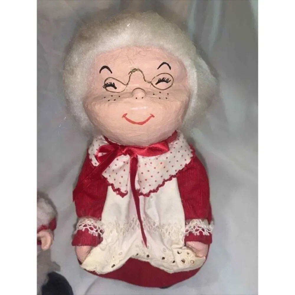 Vintage Mr & Mrs Santa Claus Figures 9